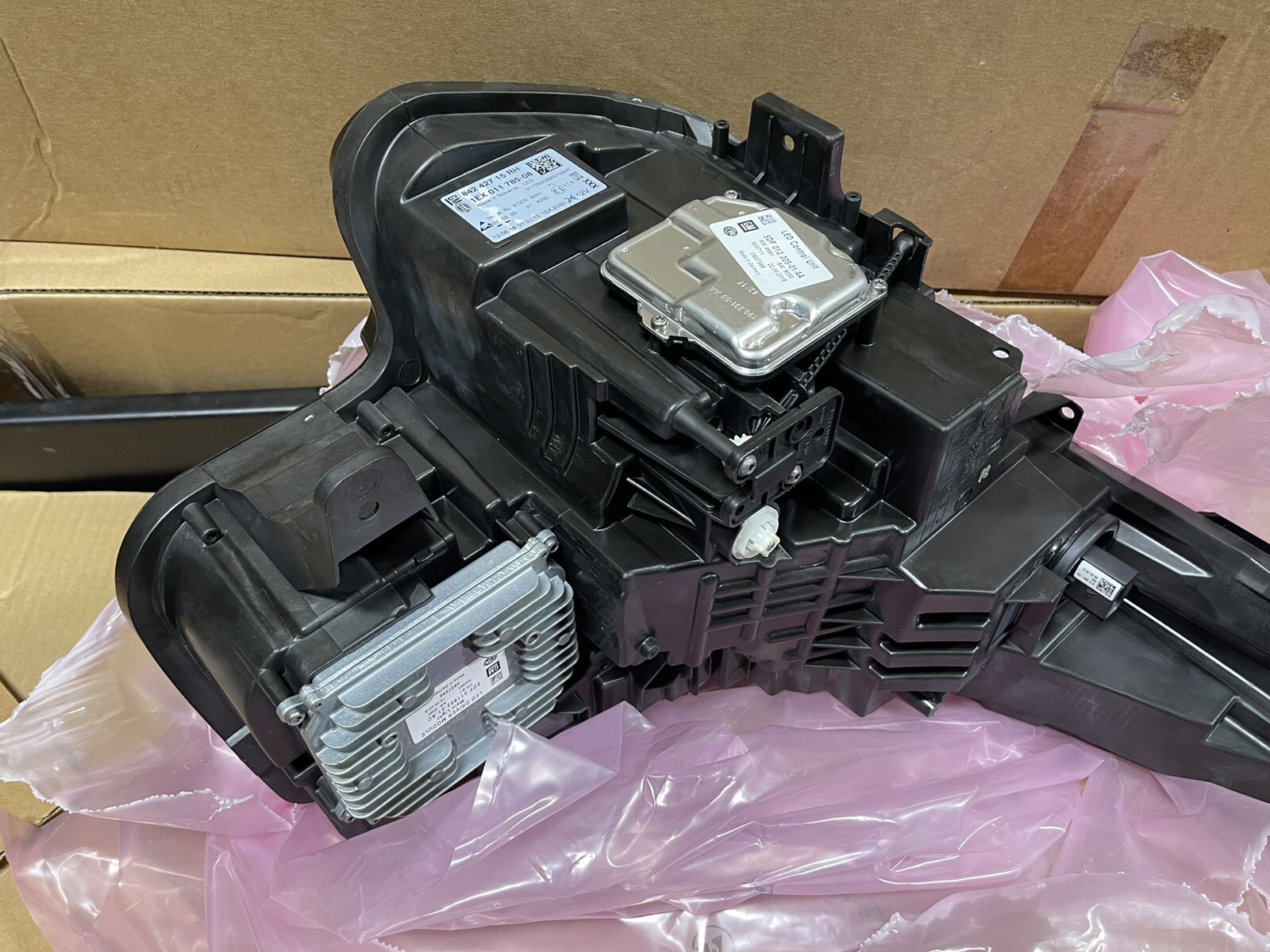 2016 2018 CADILLAC CT6 RH PASSENGER W/INTELLIBEAM HEADLIGHT OEM NEW