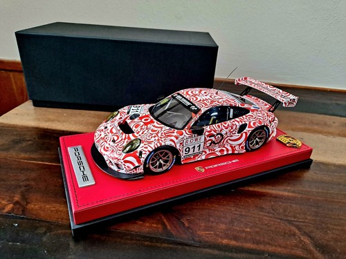1/18 Porsche 911 GT3 Mounted on a Customized Display Case ONLY 1 !!! RARE