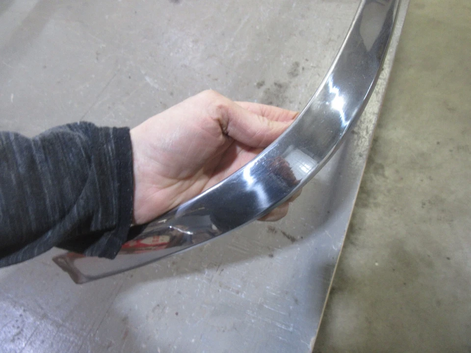 Ford Custom 300 1959 sedán de 2 puertas exterior ventana trasera moldura superior pieza Foto 2 de 4