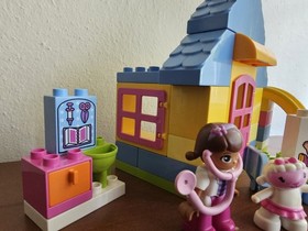 Retired 2015 LEGO Duplo Disney Set 10606 Doc McStuffins Backyard Clinic-Used