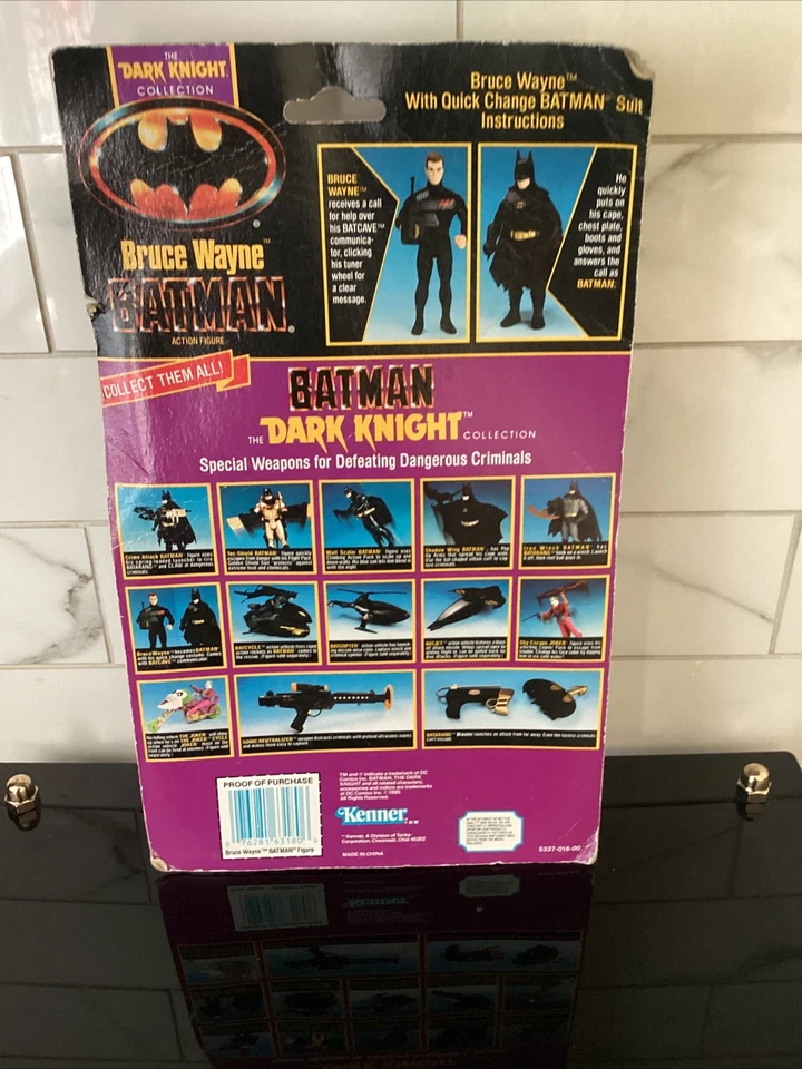 Kenner The Dark Knight Collection 1990 Bruce Wayne Batman nuevo/sellado Foto 2 de 4