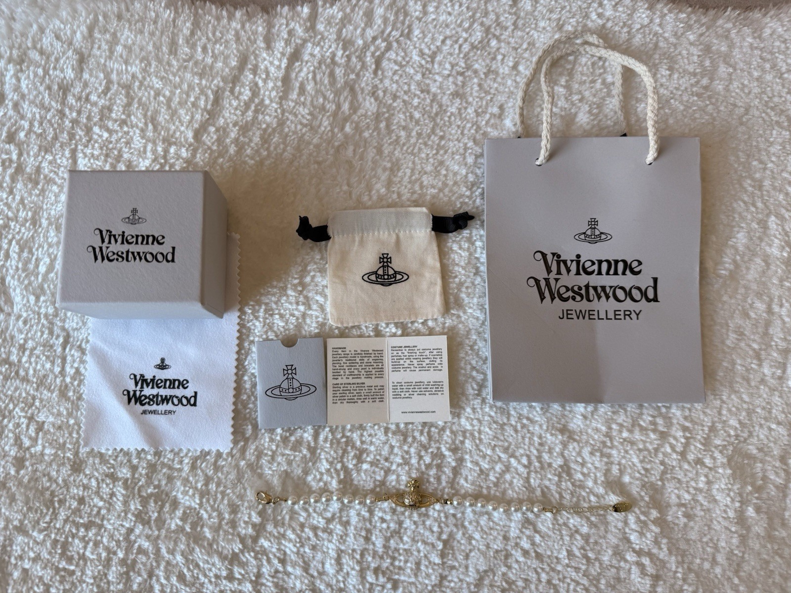 Bracelet Vivienne Westwood : le cadeau idéal en or rose pour elle