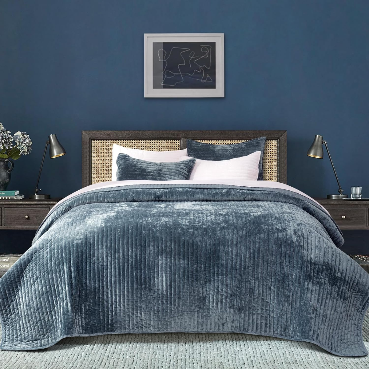 Luxurious King Size Velvet Quilt Set, Soft Striped Bedding in 