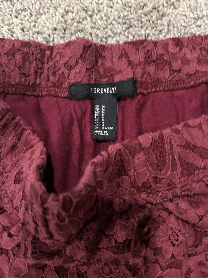 Pantalones Cortos FOREVER21 Malla Encaje Granate Elastizados Mujer Talla M Foto 3 de 3