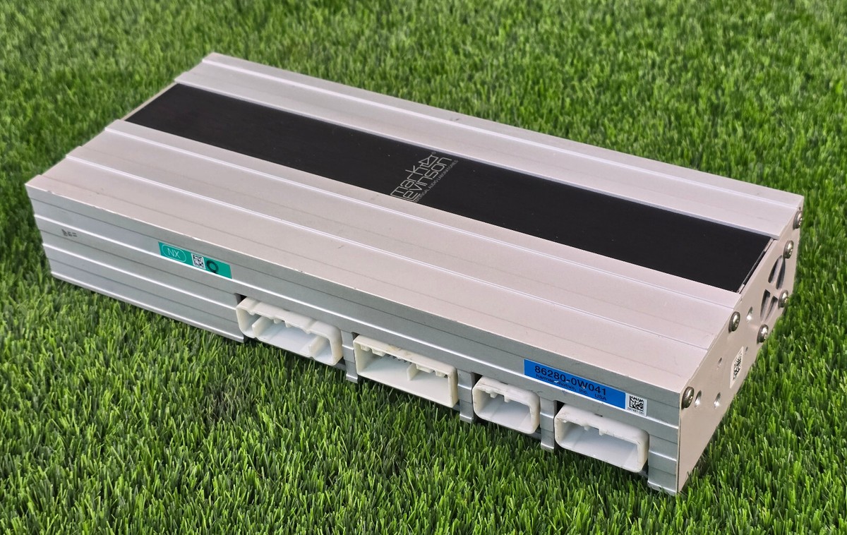 Lexus LS430 2001-2003 86280-0w041 Mark Levinson Amplifier 86280