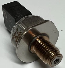 2235812 / 2235812PE Genuine Paccar Pressure Sensor Fuel Rail OEM - New