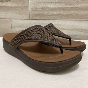 crocs dual comfort flip flops