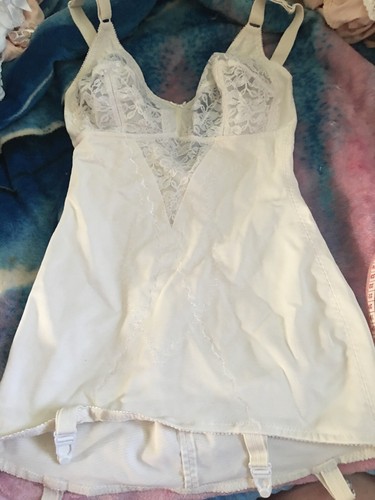VINTAGE GIRDLE/ CORSET   36   CHEST d CUP - Picture 1 of 3