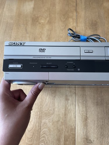 Sony SLV-D261P DVD/VHS Combo Player Hi-Fi Stereo w/ Remote Tested & Working - Picture 2 of 23
