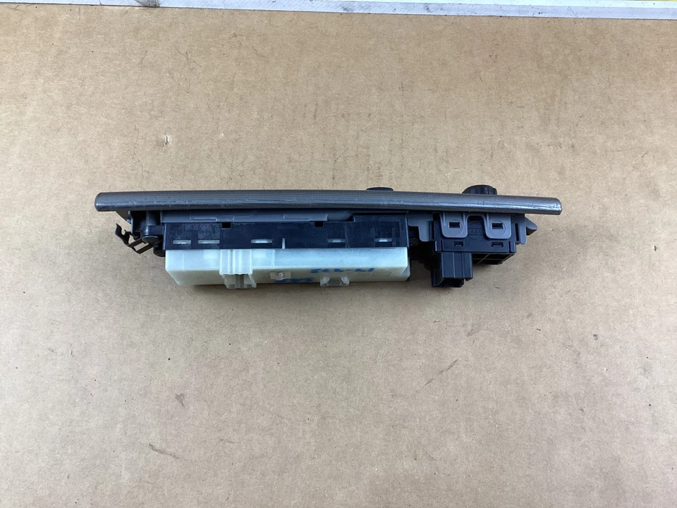 Interruptor de ventana principal delantero izquierdo Nissan Altima 2005-2006 25401 8J100 Foto 2 de 4