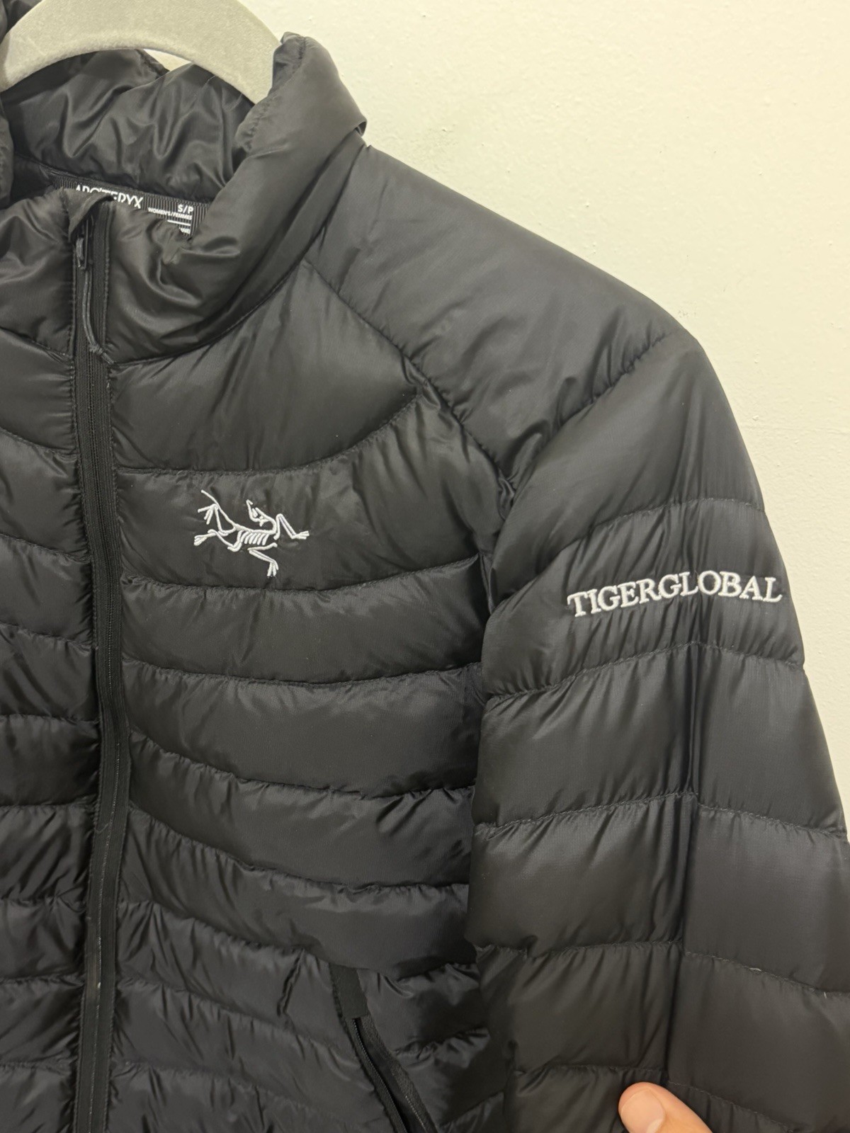 VERY RARE 100percent Arcteryx Tiger Global Management Hedge Fund Jacket Small image 2