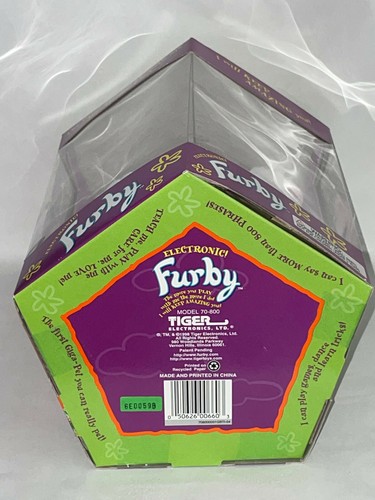 98 All White Snowball Furby Factory Sealed Tiger Electronics 70-800 Closed Eyes - Picture 7 of 7