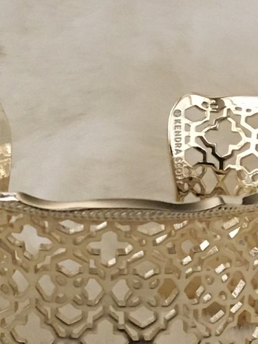 Fabelhaftes Kendra Scott Candice Gold Armreif Armband in Goldmedaillon ��filigran - Bild 4 von 12