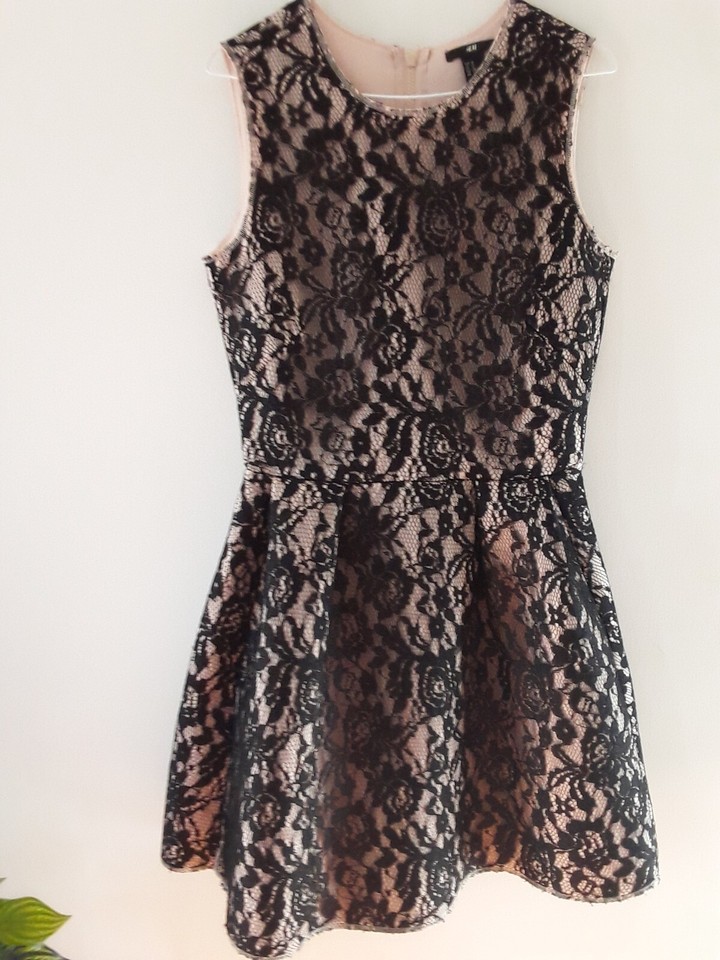 H & M  Dress   Womens  Size  12 Lace Overlay Lined  Fit and Flare Party Evening