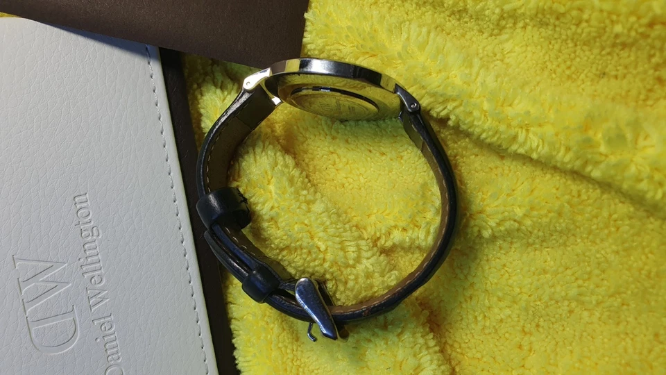 Daniel Wellington Unisex Watch Leather Strap 36mm Original Box/Paperwork. - Image 4 of 4