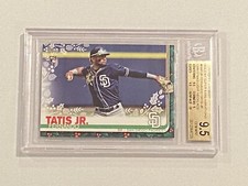FERNANDO TATIS 2019 TOPPS HOLIDAY NECKLACE SSP RC BGS 9.5