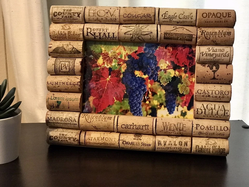 CORK THERAPY Wine Cork Landscape Desktop Picture Frame With 4 X 6 Opening - Image 2 of 3