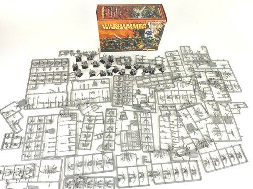 Pacchetti miniature di plastica Warhammer Age of Sigmar fantasy Battles OOP - Foto 239 di 321