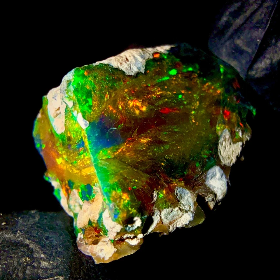 Opal gemstone, Natural Ethiopian Fire opal raw, Black opal rough 11 Ct 17x13 mm - Image 3 of 4