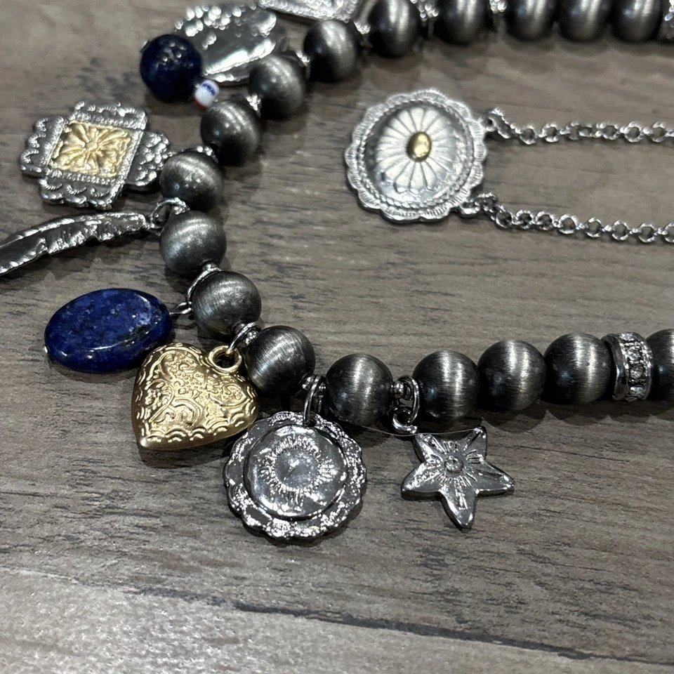 Collar Chico’s Doble Capa Tono Plata Dije Cuentas Gris Foto 4 de 4