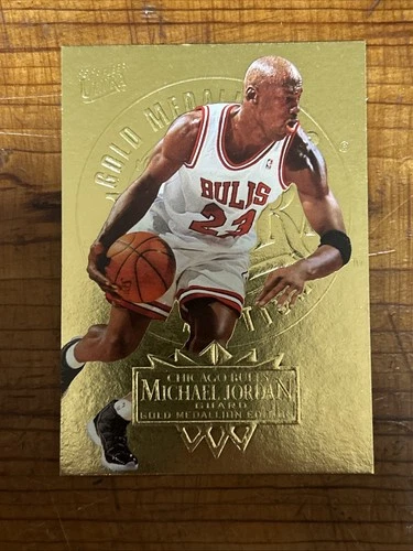 1995-96 Fleer Ultra #25 MICHAEL JORDAN GOLD  Medallion 🐐 NM Near Mint SP GOAT