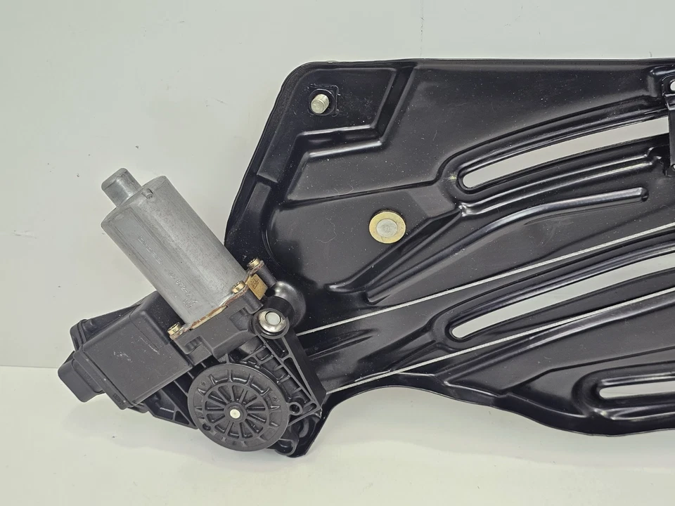 Оригинальный б/у регулятор стекла правая четверть стекла 1999-2004 Porsche 911 996 99654301604 - Изображение 2 из 4