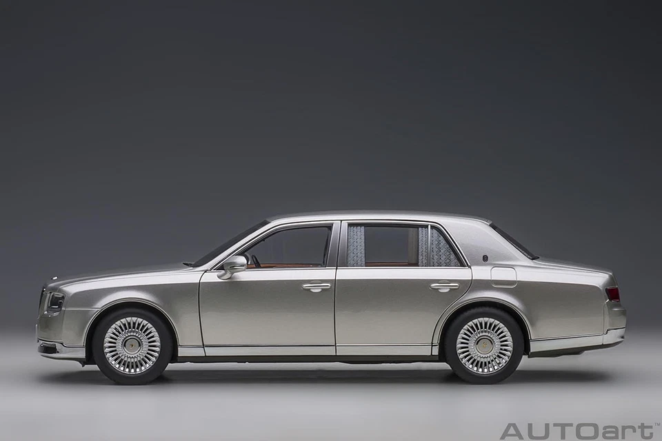 AUTOart 1 18 Toyota Century Special Edition Seika Radiant Silver Metallic Mode - Image 4 of 4
