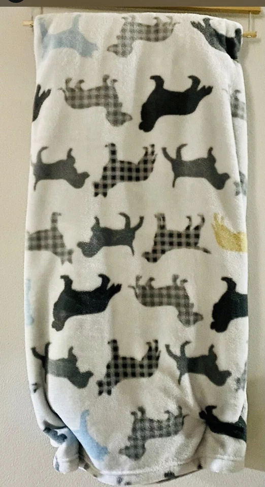 Gingham Plaid Oversized DOG Throw Blanket 60”x70” Gray Black NEW - Image 4 of 4