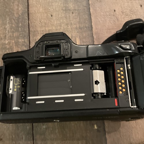 Minolta Maxxum 7000i 35mm AF Film Camera w/ 35-80 & 80-200mm Lens WORKS NEW BATT - Picture 10 of 11