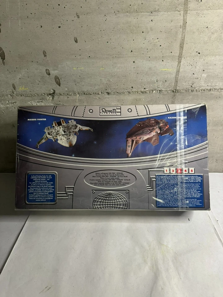 REVELL - STAR TREK VOYAGER CAPTAIN Kathryn Janeway MODEL KIT U.S.S. VOYAGER#HD - Immagine 2 di 2