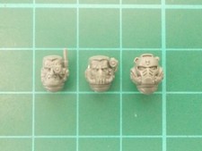 Warhammer 40K - 3 Imperial Fists Primaris Heads - 40k bits
