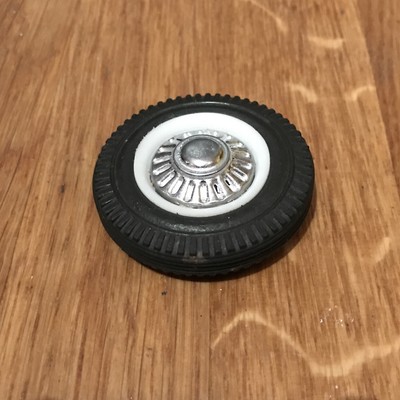 Roue De 45 Mm Avec Enjoliveur D'origine Pour Jouet Joustra Vintage - Occasion - Pièce De Collection