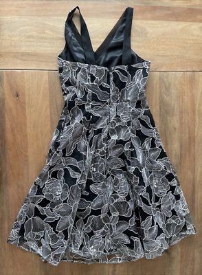 WHBM White House Black Market Shift Dress Floral Embroidered Pockets Lined  - 00P | eBay