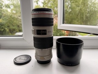 Canon EF 70 200mm f/4 L IS USM Telephoto Lens ET 74 Hood & Caps