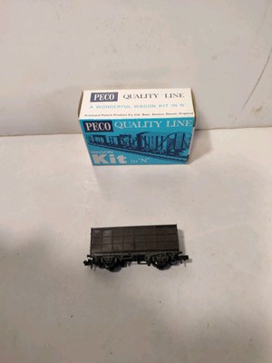 PECO N GÜTERWAGEN PALETTENWAGEN MIT BOX KNR-8 SCHÖNER ZUSTAND