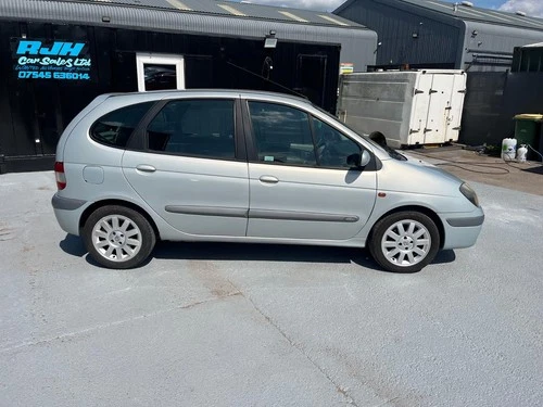 2003 Renault Megane SCENIC 1.4 16v FIDJI PETROL FULL MOT FULL HISTORY PX WELCOME - Picture 2 of 21