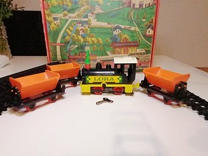 Audi 100 Piko/Anker 1/24 - Jouet Friction RDA 1970 (Jaune) - Neuf
