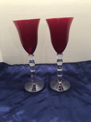 2 Ruby Red 10  H Wine Glasses With Clear Twisted Stem In Excellent Condition.