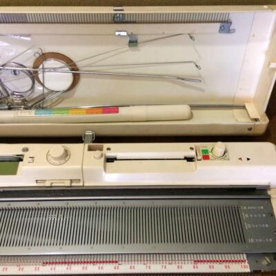 BROTHER KH-881 Palie8 KNITTING MACHINE With Tracking from japan