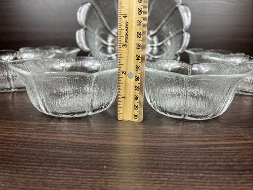 Mid Century Scandinavian Style Clear Textured Glass Flower Petal Berry Bowl Set - Picture 6 of 12