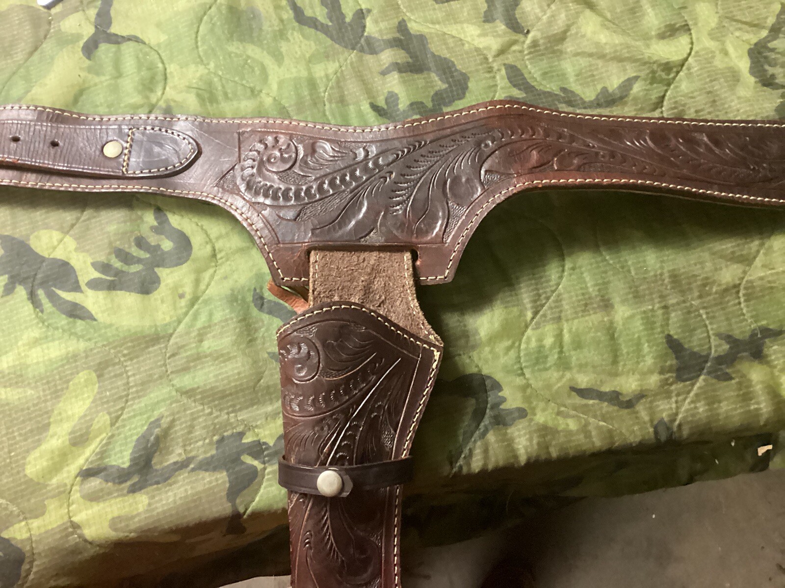 Western Gun Belt and Holster Tooled Leather Large Caliper 44 4448