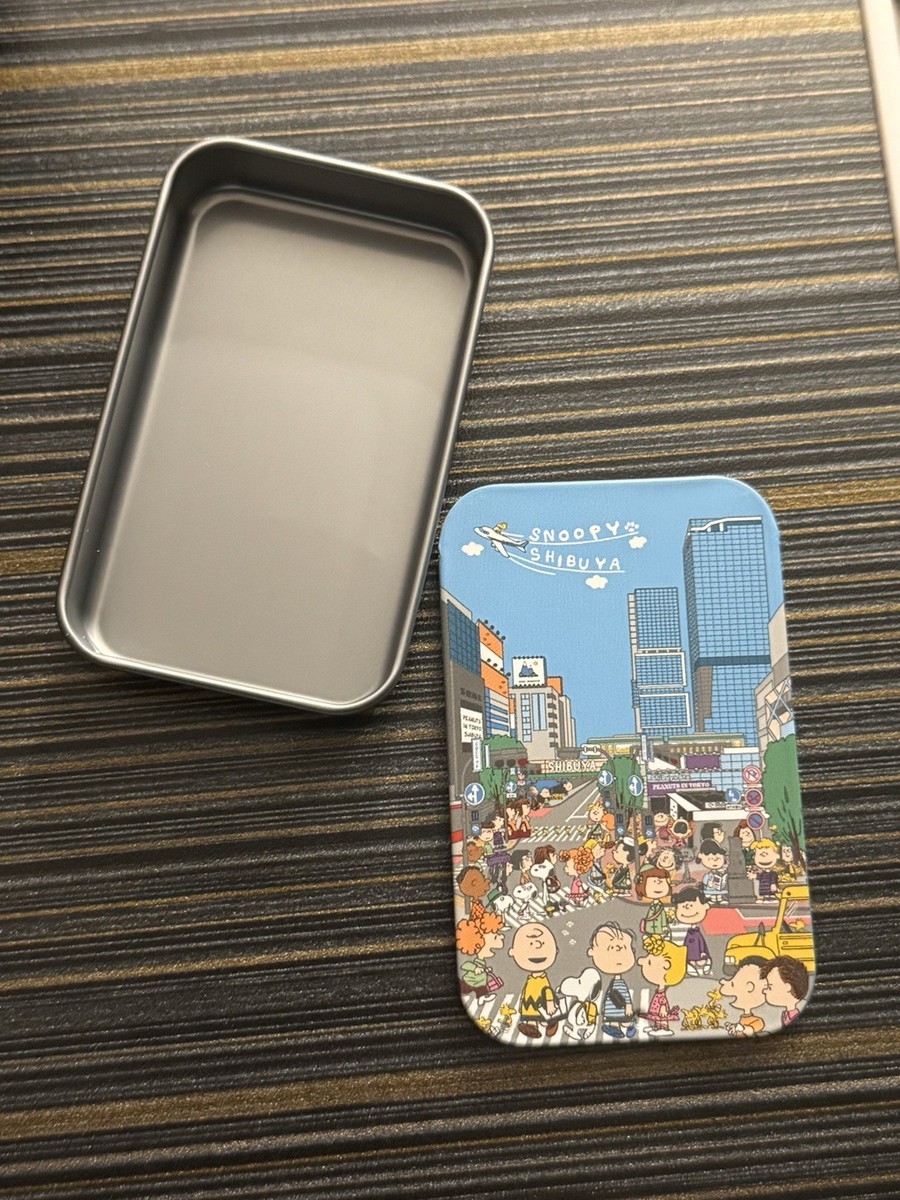 Japan Shibuya Peanuts Snoopy Brand New Keychain and Tin Case