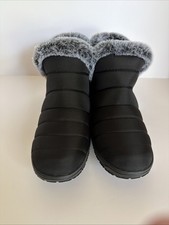 Minnetonka Timpson Tulsa Slip On Boots Fur Lined Size 8 M Black NWOB