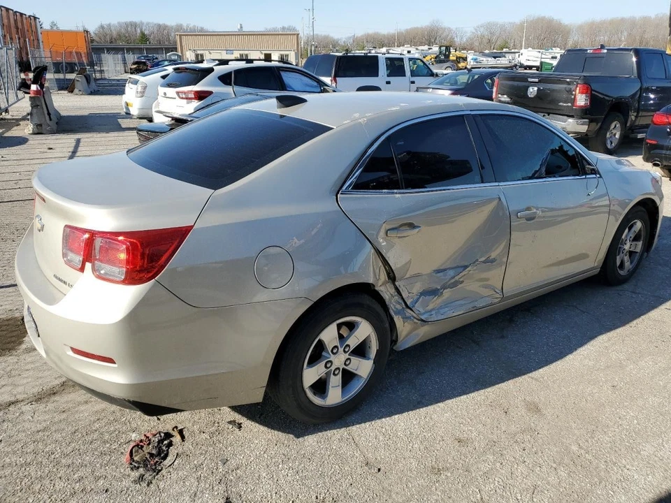 Used Front Right Door Interior Trim Panel fits: 2016 Chevrolet Malibu Grade A Foto 4 de 4
