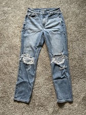 Women  s American Eagle  Mom Jean  Size 6