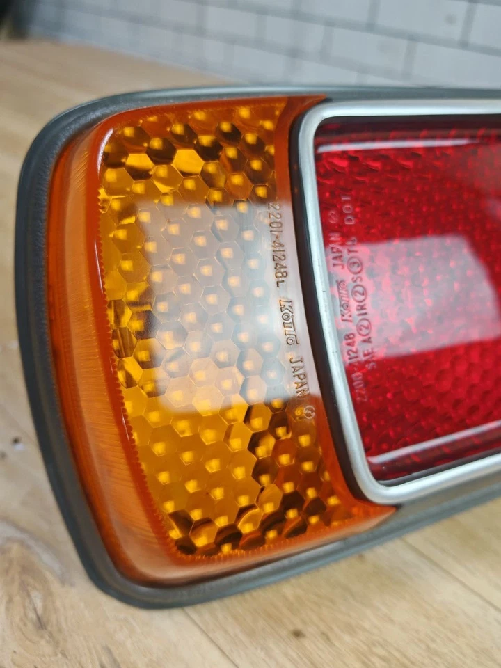 ЗАДНИЙ ФОНАРЬ MAZDA 808 ROTARY 1970-е ЛЕВАЯ СТОРОНА НОВЫЙ ИЗ СТАРЫХ ЗАПАСОВ ПОДЛИННЫЙ KOITO ЯПОНИЯ - Изображение 3 из 4