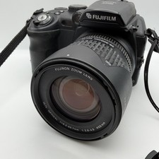 Fujifilm FinePix S9500 9MP Digital Camera SLR Style 28-300mm Sensor dying. Parts