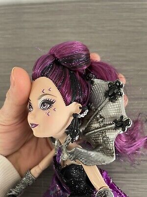 Boneca Ever After High Thronecoming Series RAVEN QUEEN