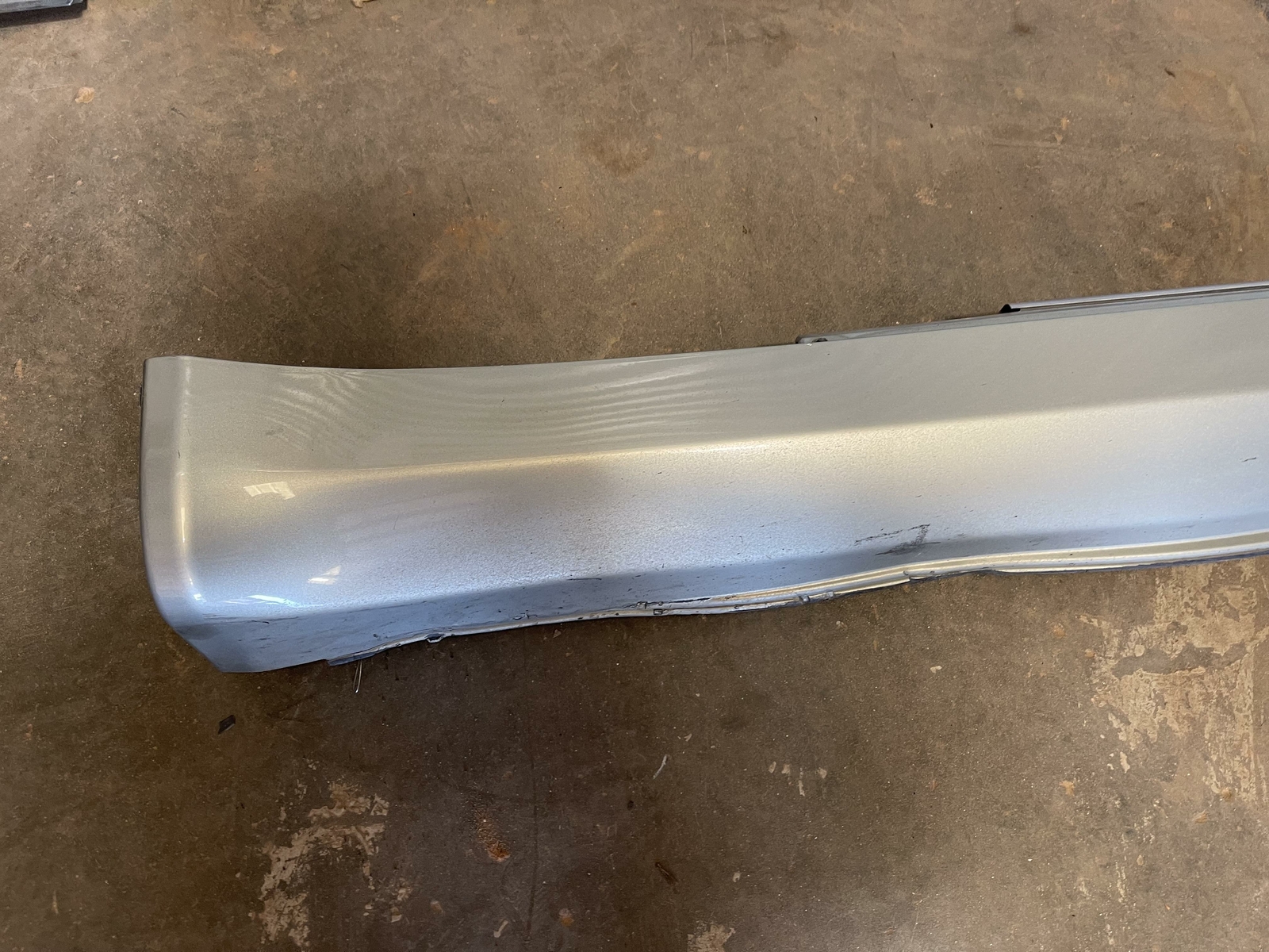 2005-2008 MASERATI QUATTROPORTE LEFT DRIVER SIDE SKIRT SCUFF ROCKER MOLDING OEM