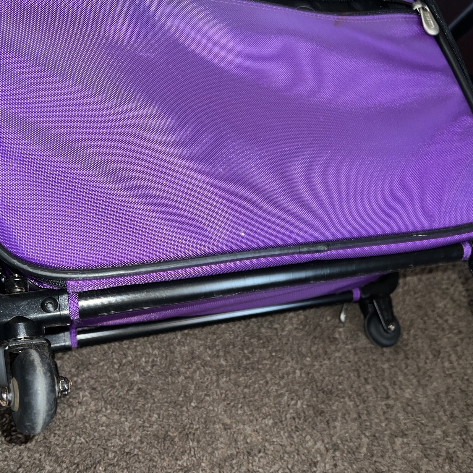 TUTTO sewing Machine case On Wheels purple & Black Case 17&rdquo; Luggage Roll On